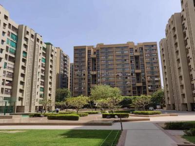 2 BHK Flat for rent in Sola, Ahmedabad - 2200 Sqft