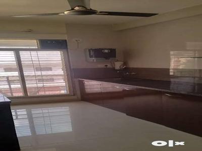 Sell 2bhk untouched flat only 15min walk road touch