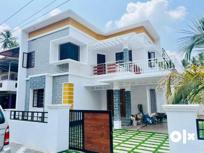 1850SqFt villa/ 5cent 4bhk/62 lakh/ Mannuthy Thrissur