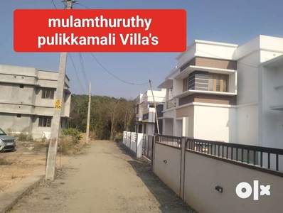 *55 lakh only * mulamthuruthy pulikkamali Villa's