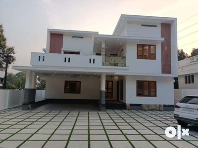 Aluva town 15 cent 4225 sqft 5 bhk+theatre new luxury house for sale