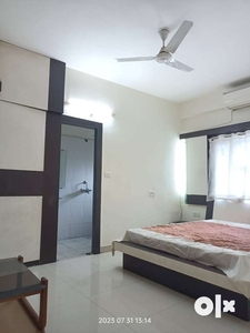 FURNISHED 3BHK FLAT AVIALABLE FOR RENT MAIN ROAD COVERD CAMPUS