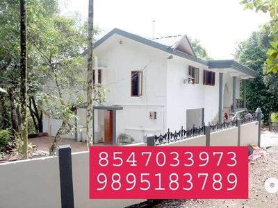 House in 30 cents near Kottayam town 5 bed 2948 sq feet 1.29 crore