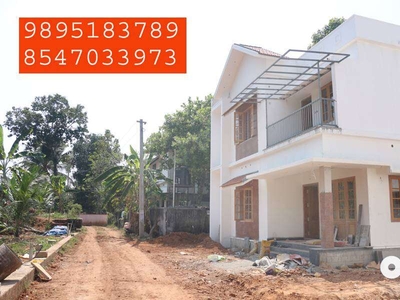 House near Ammancherry 4 bed 1777 sq feet 6 cent 65 lakhs