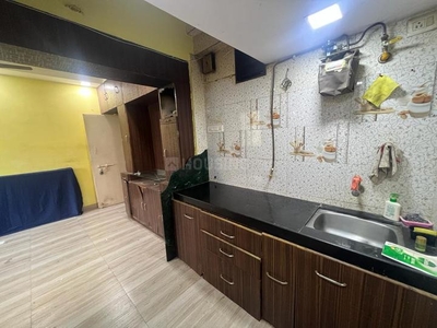 2 BHK Flat for rent in Malad West, Mumbai - 950 Sqft