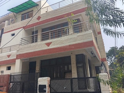 9 BHK Independent House for rent in Sector 26, Noida - 4500 Sqft