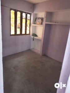 2 room with attached bathroom in lukarganj khushroobagh road