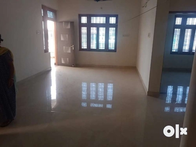 2bhk 1st floor semi furnished house with car parking available for
