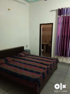 2bhk fully furnished flat (only for bachelors and couples)