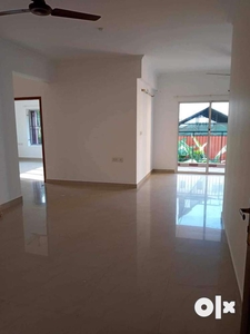3bhk flat for rent, semi furnished with wardrobes n kitchen cabinets