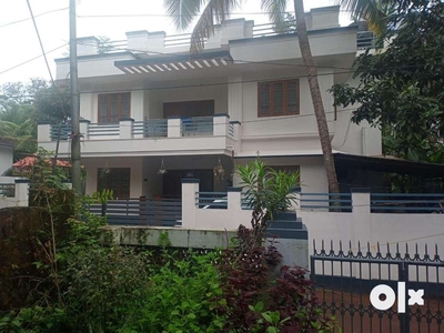 A 3 BHK villa with, laundry, parking, A/C , furninshing and garden