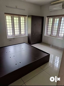 A 3BHK semifurnished house for rent close to ulloor junction.