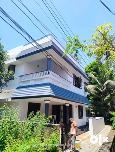 House with 3 BHK . Near to Lulu (2km) - Marotichuvadu(Mamballyparambu)