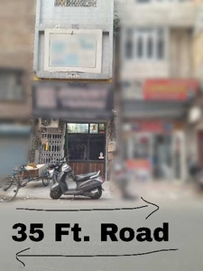 Commercial Shop 120 Sq.ft. for Sale in Chaura Bazar, Ludhiana
