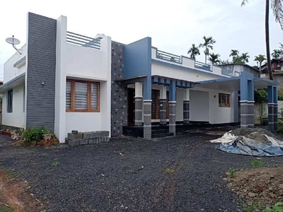 2 BHK House 1500 Sq.ft. for Sale in Sulthan Bathery, Wayanad