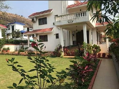 4 BHK House 6000 Sq.ft. for Sale in