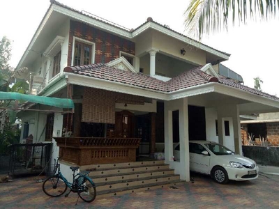 5 BHK House 2700 Sq.ft. for Sale in Maradu, Kochi