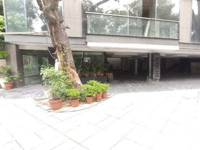 Office Space 2450 Sq.ft. for Sale in Block D, Defence Colony, Delhi