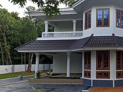 4BHk 2500Sqft Fullyfurnished House for Sale at Perumbavoor Rs2.25crore