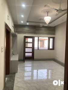 Newly Renovate Freehold HIG lower 2BHK 1st floor sector 42