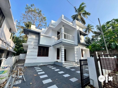 Bonzer 1650SqFt villa/ 4.6cent/65 lakh/Nadathara Thrissur