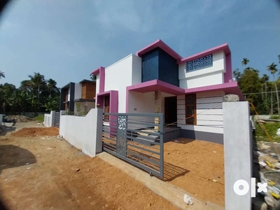 Paravoor Thattampady 3 Cent 2 Bhk Attached 750 Sgf. New House