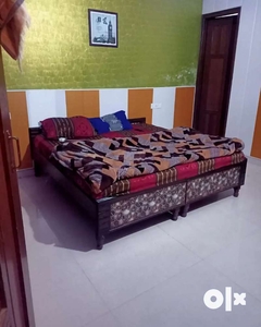 1 room available in 2bhk flat for couples also