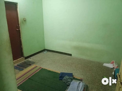 Room rent for bachelor's mens 2200 in thirumangalam eb office near