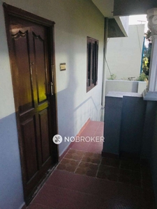 2 BHK Flat In Standalone Building  for Rent In Mogappair East,