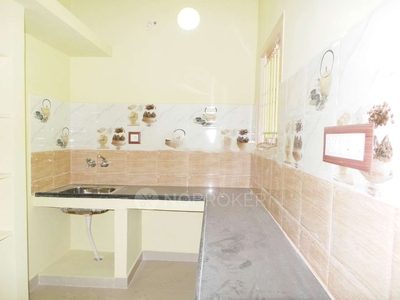 2 BHK Flat In Universal Anagha for Rent In Selaiyur