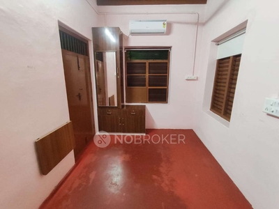 2 BHK House for Rent In 4th Street