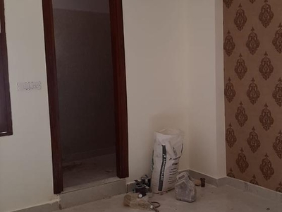 3 Bedroom 105 Sq.Yd. Builder Floor in Govindpuram Ghaziabad