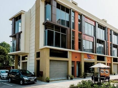 Commercial Office Space 4500 Sq.Ft. in Rohini Delhi