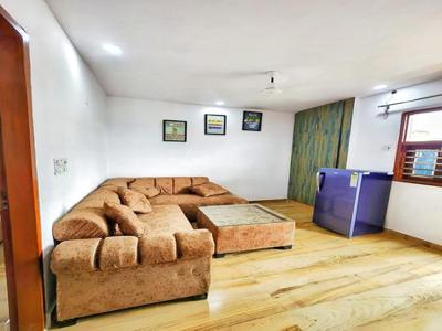 1 BHK Flat for rent in Saket, New Delhi - 1200 Sqft