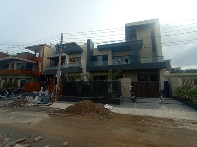 6 BHK House 12 Marla for Sale in