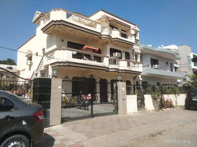 8 BHK House 500 Sq. Yards for Sale in