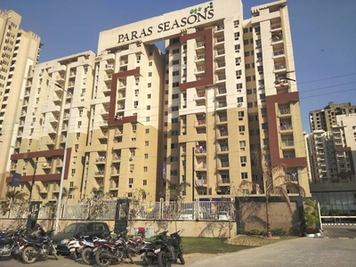 985 sq ft 2 BHK 2T Apartment for rent in Paras Seasons at Sector 168, Noida by Agent Future Fortune