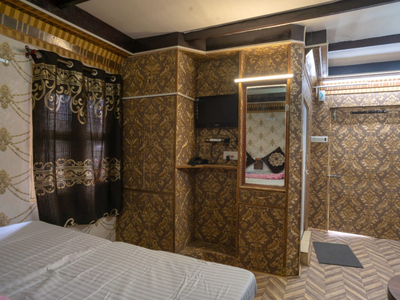 Hotels 30000 Sq.ft. for Sale in Bhimtal, Nainital