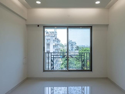 2 BHK Flat for rent in Juhu, Mumbai - 900 Sqft