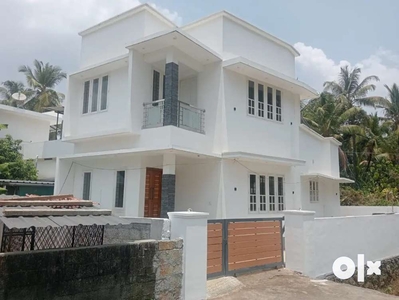 3 Be rooms 3 Cent New house at Padavarad Thrissur Corparation Area