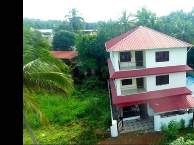 3 storey residential building for imediate sale in Thrissur