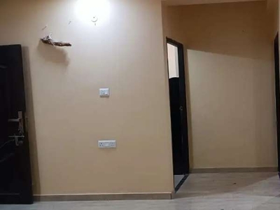 3bhk semi furnished flat for rent family/ working bechlors