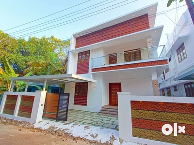 5Bedroom 4.400Cent 2220SQ New House Near Cheriyappilly Junction Paravu
