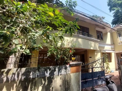 8.15 cent plot and house for sale at kariyavattom pullannivilla