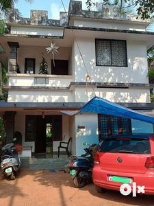 HOUSE FOR SALE (9.25 CENTS) IN PARAMBIL BAZAR