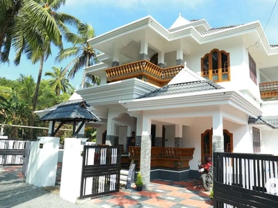 Spacious House for sale in Puranattukara