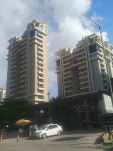 4565 sq ft 5 BHK Completed property Apartment for sale at Rs 6.04 crore in Purvanchal Royal Park in Sector 137, Noida