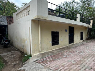 2 Bedroom 120 Sq.Yd. Villa in Sainik Farm Delhi