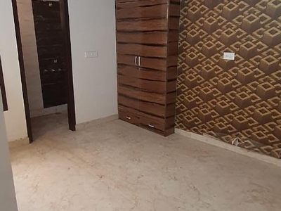 3 Bedroom 100 Sq.Yd. Builder Floor in Uttam Nagar Delhi