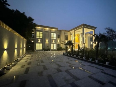4 Bedroom 16000 Sq.Ft. Villa in Chattarpur Delhi